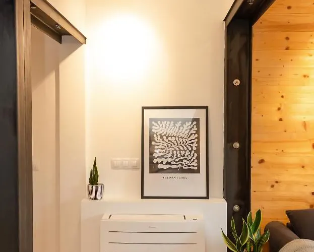 Bright & Spacious 1bd With A Charming Balcony By Flat Mаnager וארנה