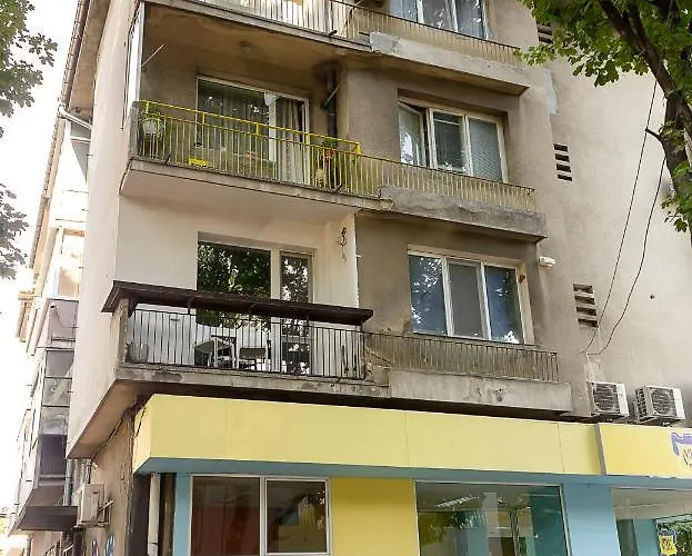 דירה Bright & Spacious 1bd With A Charming Balcony By Flat Mаnager וארנה