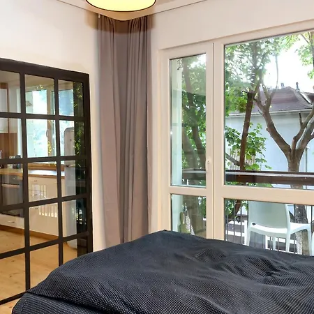 Bright & Spacious 1bd With A Charming Balcony By Flat Mаnager וארנה